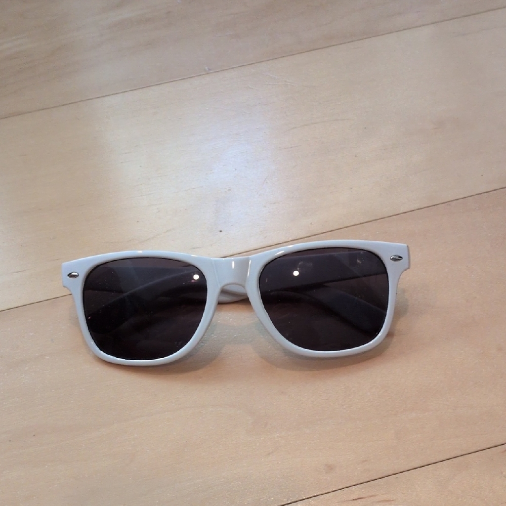 White Hash Kitchen™ Sunglasses with Dark Lenses